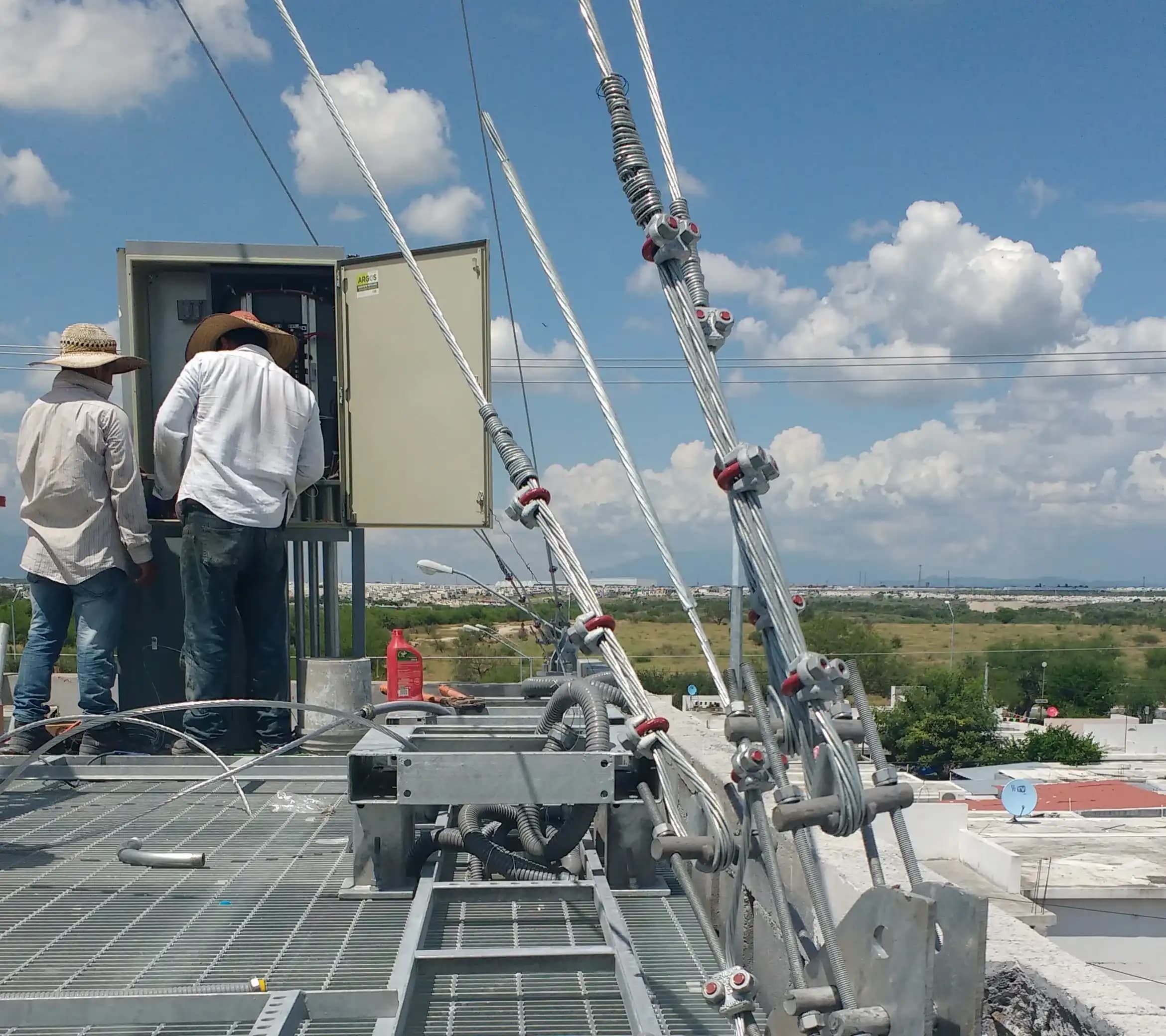 Equipo de NuvaTech en campo