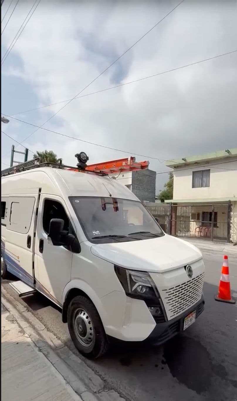 Unidad de trabajo de NuvaTech preparada para una instalación de fibra óptica